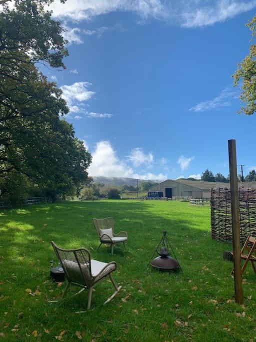 Aspen Leaves: The Perfect Farm Retreat Villa Graffham Eksteriør bilde